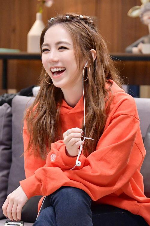 邓紫棋吃瓜的视频,揭秘娱乐圈幕后故事