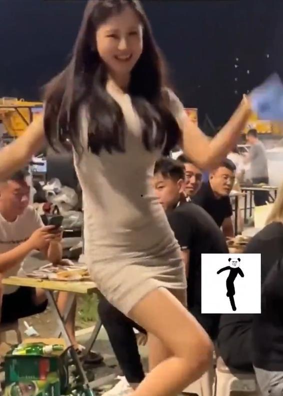 酒吧女跳舞吃瓜视频,女舞者吃瓜视频引发热议