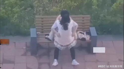 吃瓜小故事情侣视频播放,情侣视频播放背后的甜蜜故事