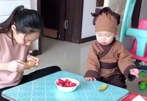 姐姐吃哈密瓜视频,哈密瓜美味时光