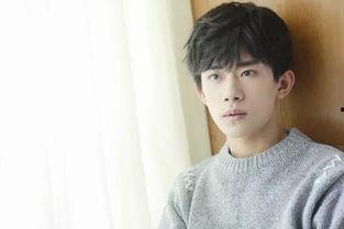 易烊千玺哈琳吃瓜视频,揭秘娱乐圈幕后趣事