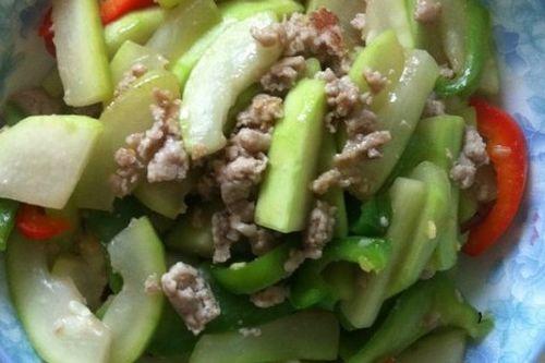 鸡长期吃瓠瓜好吗视频讲解,长期喂食瓠瓜对鸡的健康影响解析